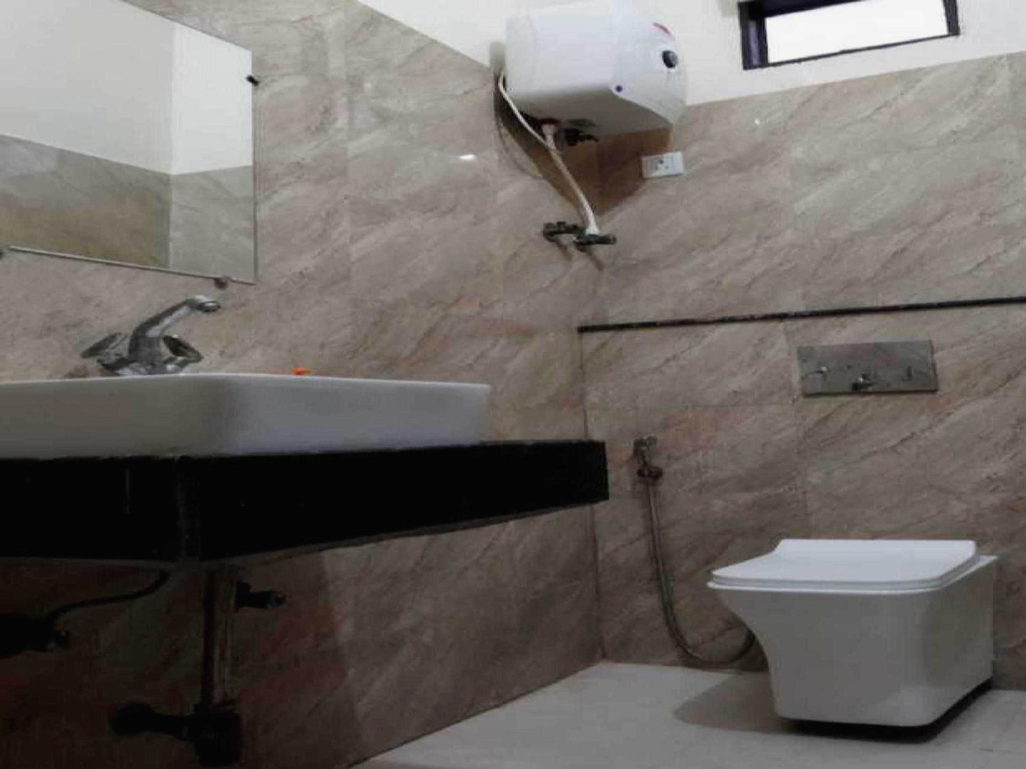 Hotel O G Hotel Happy Home Alīgarh 外观 照片